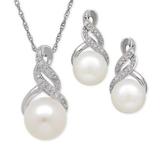 NWT. R.H. Macy and Co. Pearl (8 & 9mm) and Diamond Necklace and Earring Gift Set